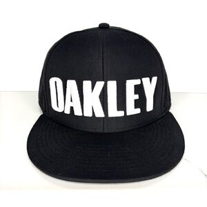 Oakley California High Snap Black Hat Men’s Black And White Logo New With Tags
